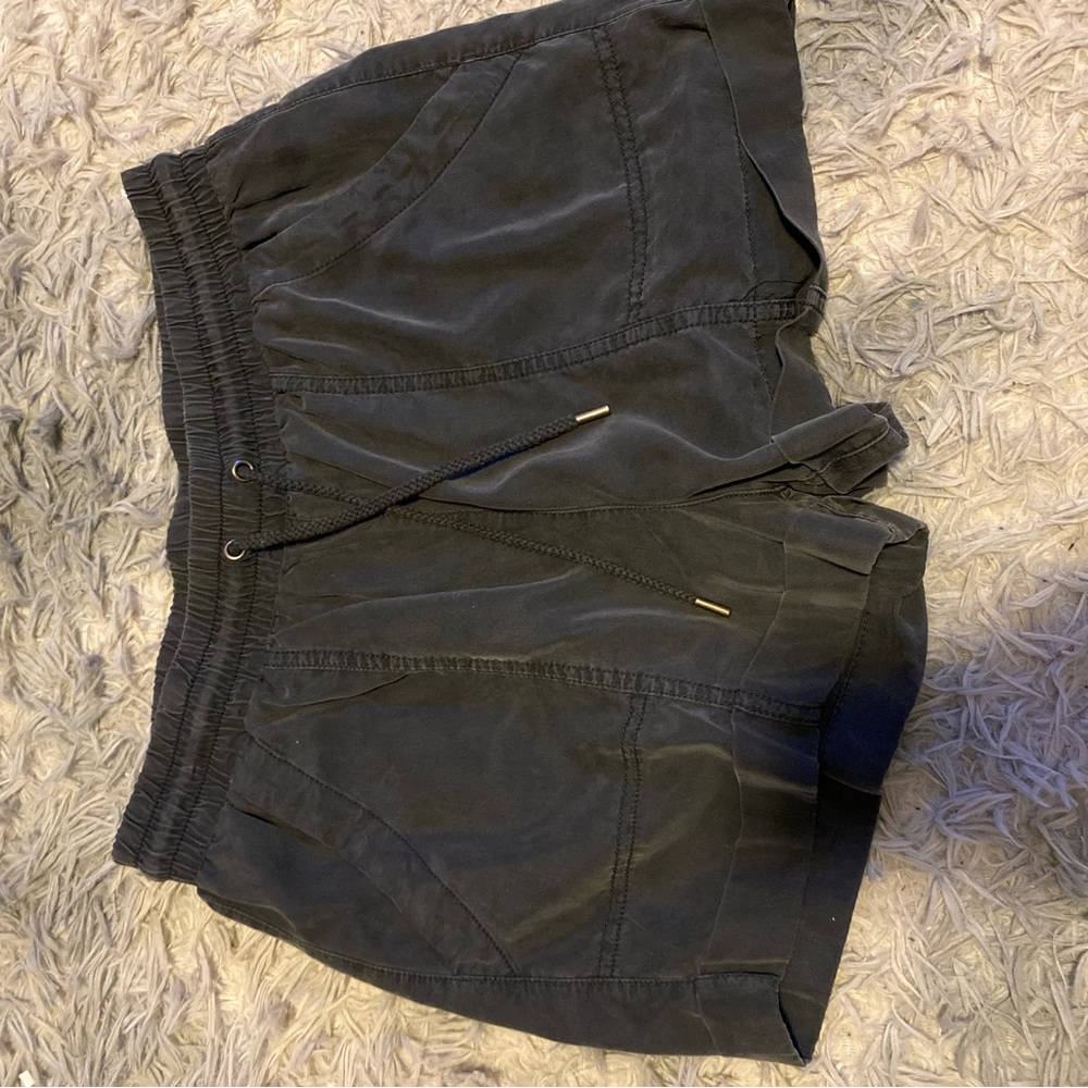 Universal Thread shorts